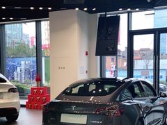 -TESLA 特斯拉(上海太古汇体验店)