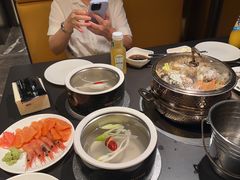 -钱小奴海鲜自助黑金店(杭州滨江龙湖店)