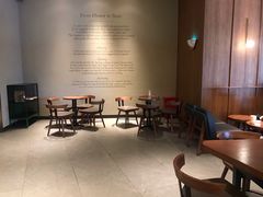 等位区-星巴克(宝山万达店)