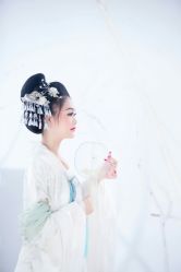 -九月鹰飞汉服摄影工作室