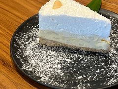 -Chom Cafe and Restaurant
