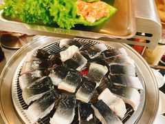 -围炉肉舍•炭烤活鳗•丹东海鲜烤肉(步行街店)