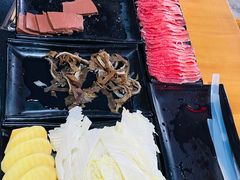 -果松木炭酸菜铜火锅·外婆参鸡汤