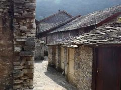 -高荡千年布依古寨旅游景区