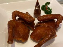 脆皮乳鸽-利苑酒家(合景国际金融广场店)
