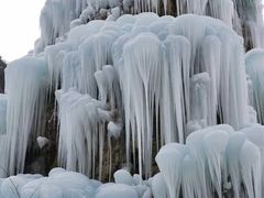 -大平台龙居瀑布旅游区