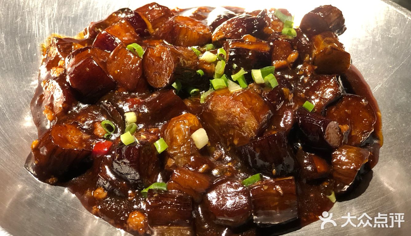 我妈说排骨里吃出土豆3个人260多，菜点的很多