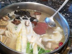 -一席地·本地鸡窝·杭帮鸡火锅(萧山银隆百货店)