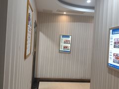 -优伢仕口腔(汽车西站店)