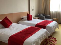 -杭州滨江宝龙城华美达酒店