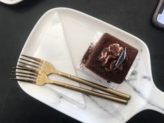 -UNI UNI(环亚凯瑟琳店)