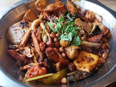 -愉肴麻辣香锅(中山路店)