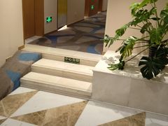 -上海虹桥君丽假日酒店(娄山关路地铁站店)