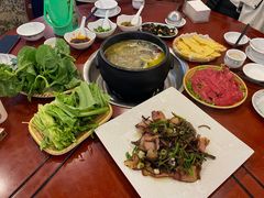 -鲁朗纳麦石锅鸡庄园