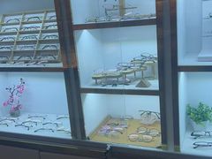 -臻美视爵眼镜·明月·依视路·蔡司折扣店(广渠门店)