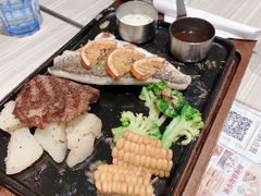 烤海鲈鱼牛排拼盘-必胜客(证大大拇指店)