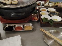 -围炉肉舍•炭烤活鳗•丹东海鲜烤肉(步行街店)