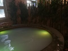 -泉城欧乐堡戏水湾艺术养生温泉