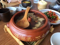 -云海肴·汽锅鸡·云南菜(天山百盛优客店)