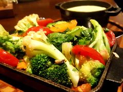 -恰餐厅及酒吧 CHAR Bar & Grill (北京丽都皇冠假日店)