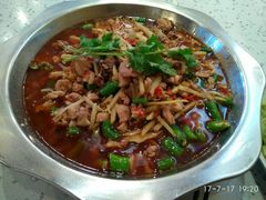 -兔行天下-鸿鹤鲜锅兔(中海国际店)