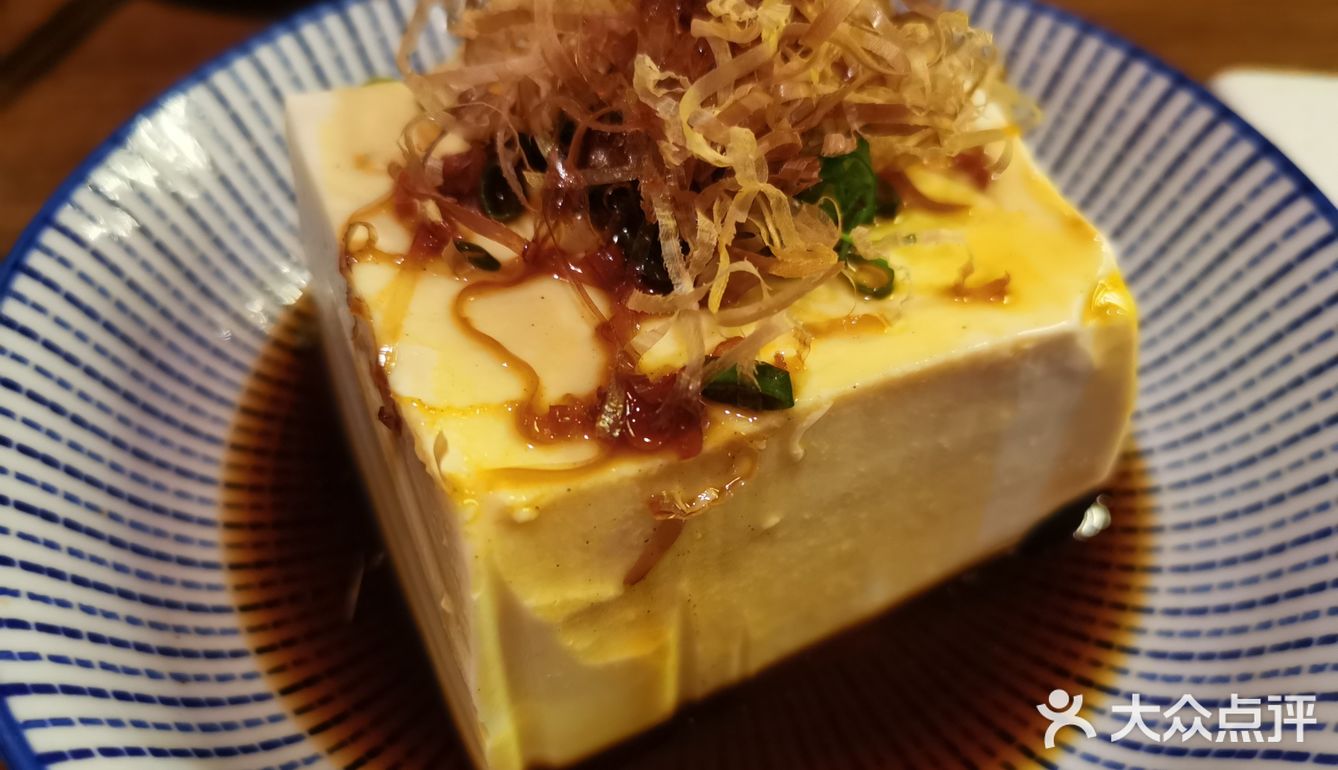 一家颜值颇高味道不错的居酒屋