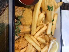 美式风味炸鸡翅配薯条-MIKAKU(万达广场上海宝山店)