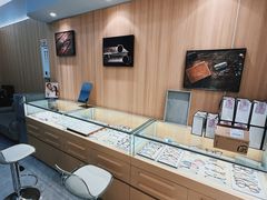-视野联行眼镜·蔡司·尼康·豪雅·依视路(青浦宝龙店)