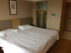 -铂逸梦秦酒店(横店梦幻谷店)