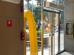 -麦当劳(中二横路店)