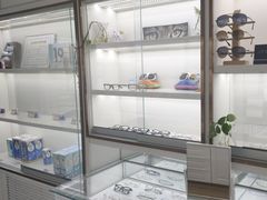 -翰佐蔡司小乐圆·依视路星趣控·暴龙眼镜折扣店