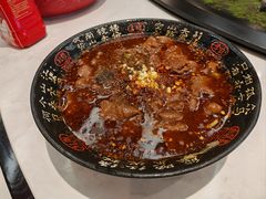 水煮嫩滑牛肉-卓正国际酒店·膳衡食府
