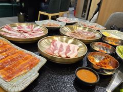 -臻牛烤肉