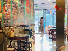 大堂-广信牛奶甜品世家(台东店)