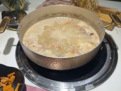 -洪氏嗨捞·猪肚鸡火锅(阳光天地店)