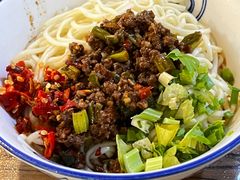 生椒牛肉面-张记老成都杂酱面红油水饺(南虹雅园店)