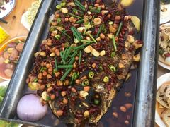 -宏兴烤鱼山庄(宣恩总店)