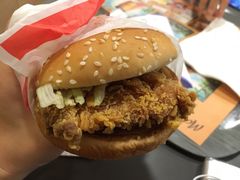 麦辣鸡腿堡-麦当劳(百利广场店)