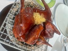 招牌脆皮乳鸽-悦轩中餐厅·高空江景·杭州柏悦酒店