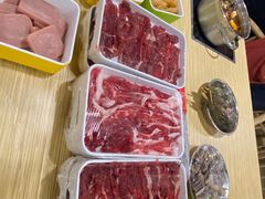 -杨老板·海鲜集市火锅·鲜切牛肉(中防万宝店)