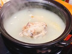 -果松木炭酸菜铜火锅·外婆参鸡汤