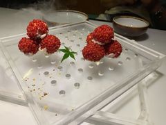 杨梅鳕鱼球-柳莺湖上·湖景餐厅·江南菜(西湖店)