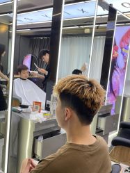 -藤野造型烫发染发