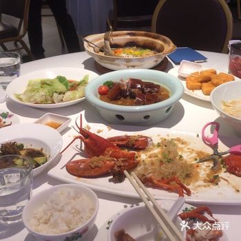 「果木烧鹅皇」味道正宗 皮脆肉嫩「菠萝咕咾肉」酸甜可