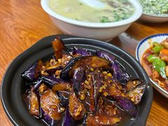 -胡子饮食店