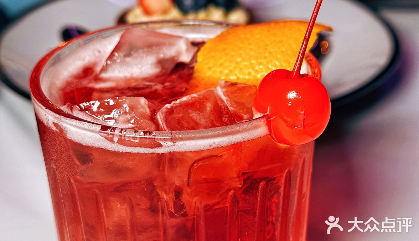 坐在星空泡泡屋里看遍国贸繁华，浪漫在蔓延～