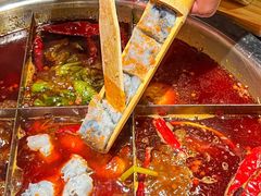 -憨孃孃·重庆老火锅(红山黑金店)
