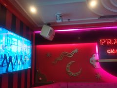 -UK派对KTV(日月广场店)