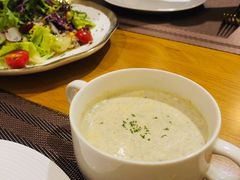 蘑菇奶油浓汤-LUCCA卢卡西班牙海鲜饭(远洋广场店)