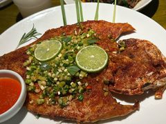 香茅草烤鲈鱼-一坐一忘云南菜(卓悦中心)